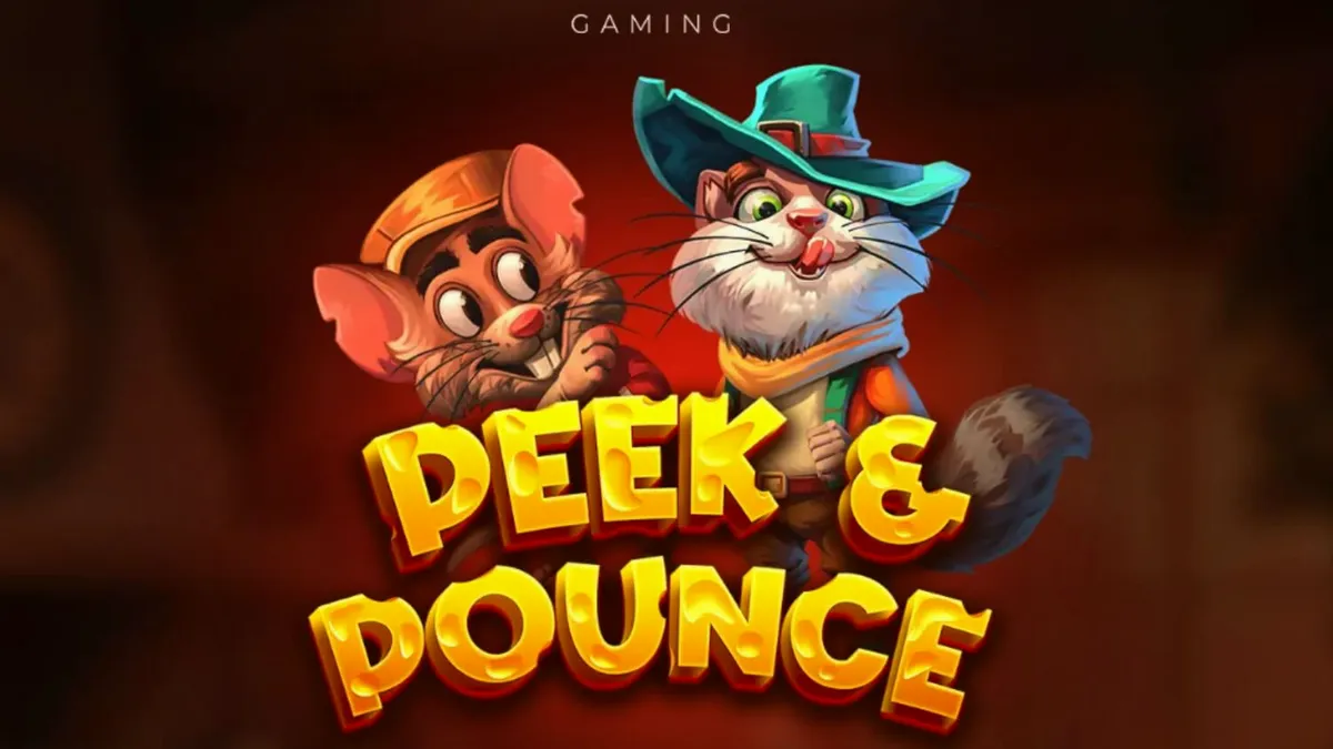 Señor Pounce, kucing licik dari slot Peek & Pounce, sedang bersiap untuk melompat menangkap tikus di layar ponsel.